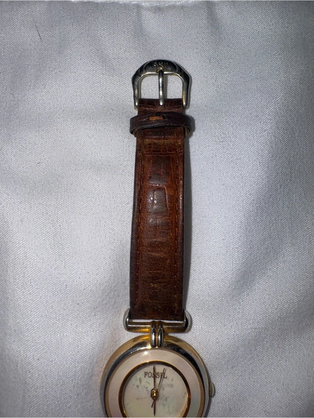 Vintage FOSSIL Women’s Classic Watch Gold-Toned and Cream Face, White Dial